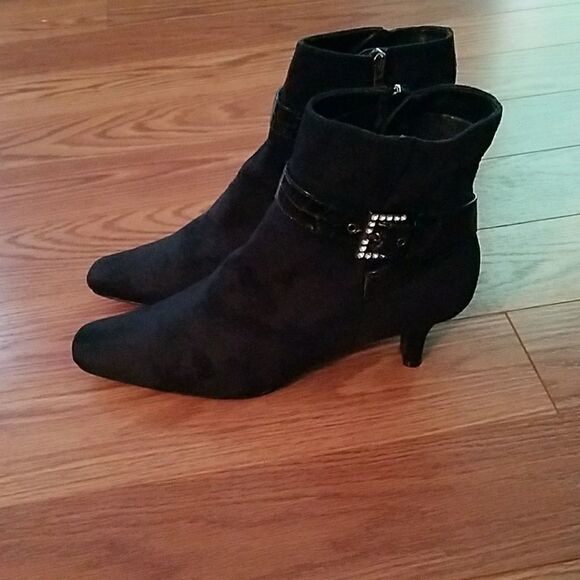 Amanda black buckle booties Sz 10 NWOB - Picture 2 of 5